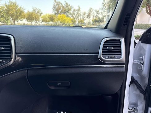 Used 2017 Jeep Grand Cherokee Trailhawk w/ Trailhawk Luxury Group image 21