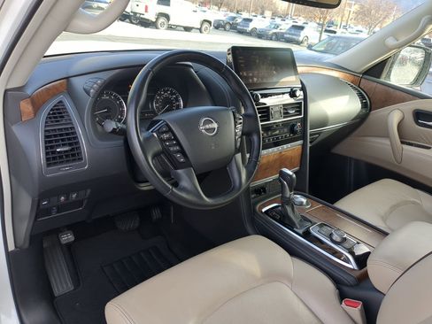 Used 2024 Nissan Armada SL image 16