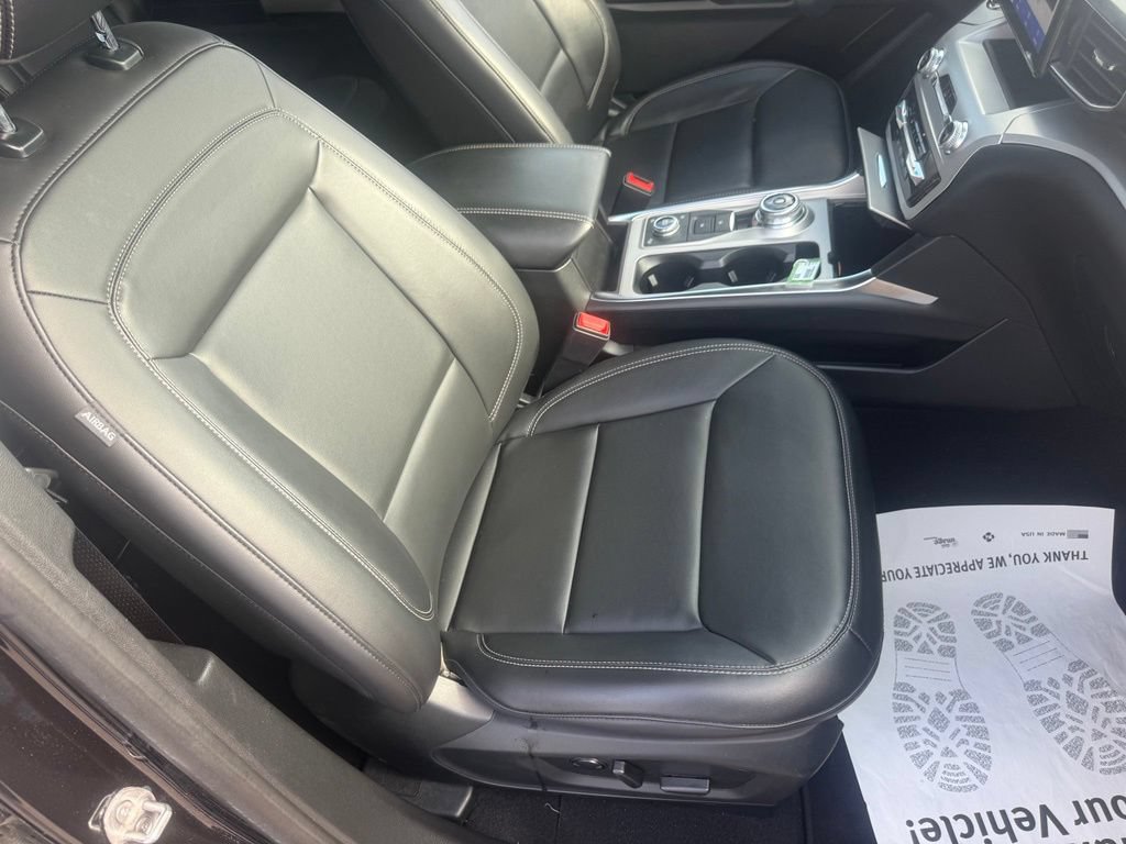 Used 2024 Ford Explorer XLT w/ Equipment Group 202A AWD/4WD image 58