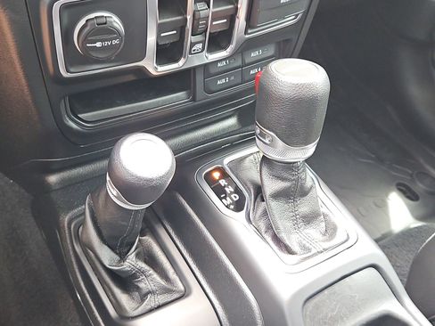 Used 2021 Jeep Gladiator Sport AWD/4WD image 21
