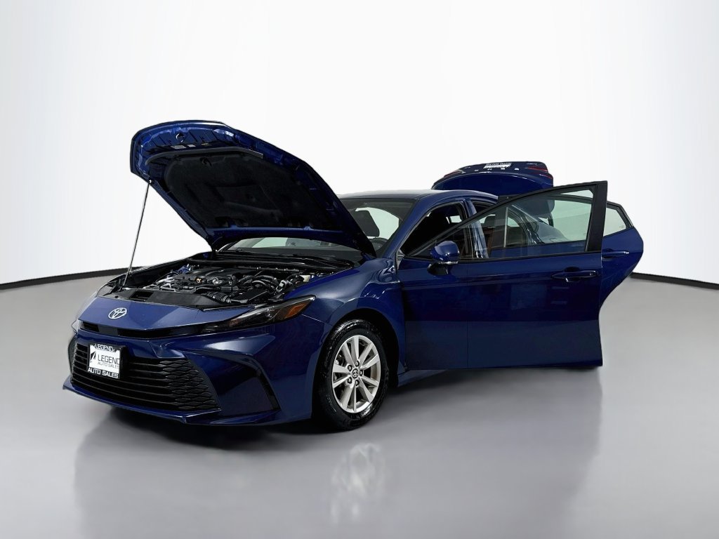 Used 2025 Toyota Camry LE FWD image 18
