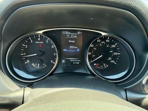 Used 2016 Nissan Rogue SV AWD/4WD image 27