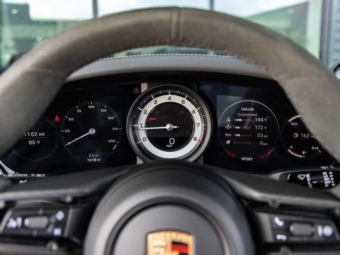 Certified 2024 Porsche 911 Carrera 4S AWD/4WD image 35
