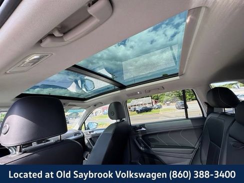 Certified 2023 Volkswagen Tiguan SE w/ Panoramic Sunroof Package AWD/4WD image 12
