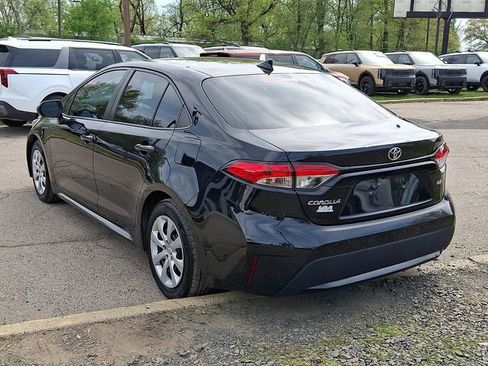 Used 2022 Toyota Corolla LE image 4