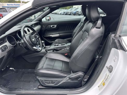 Used 2023 Ford Mustang Premium image 4