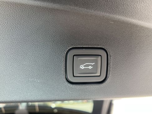 New 2025 Cadillac Lyriq Luxury image 21