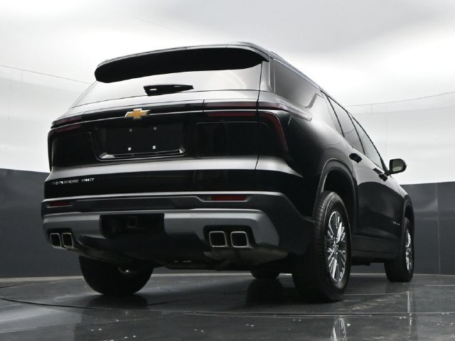 Used 2025 Chevrolet Traverse LT AWD/4WD image 47