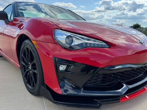 Used 2020 Toyota 86 RWD image 12