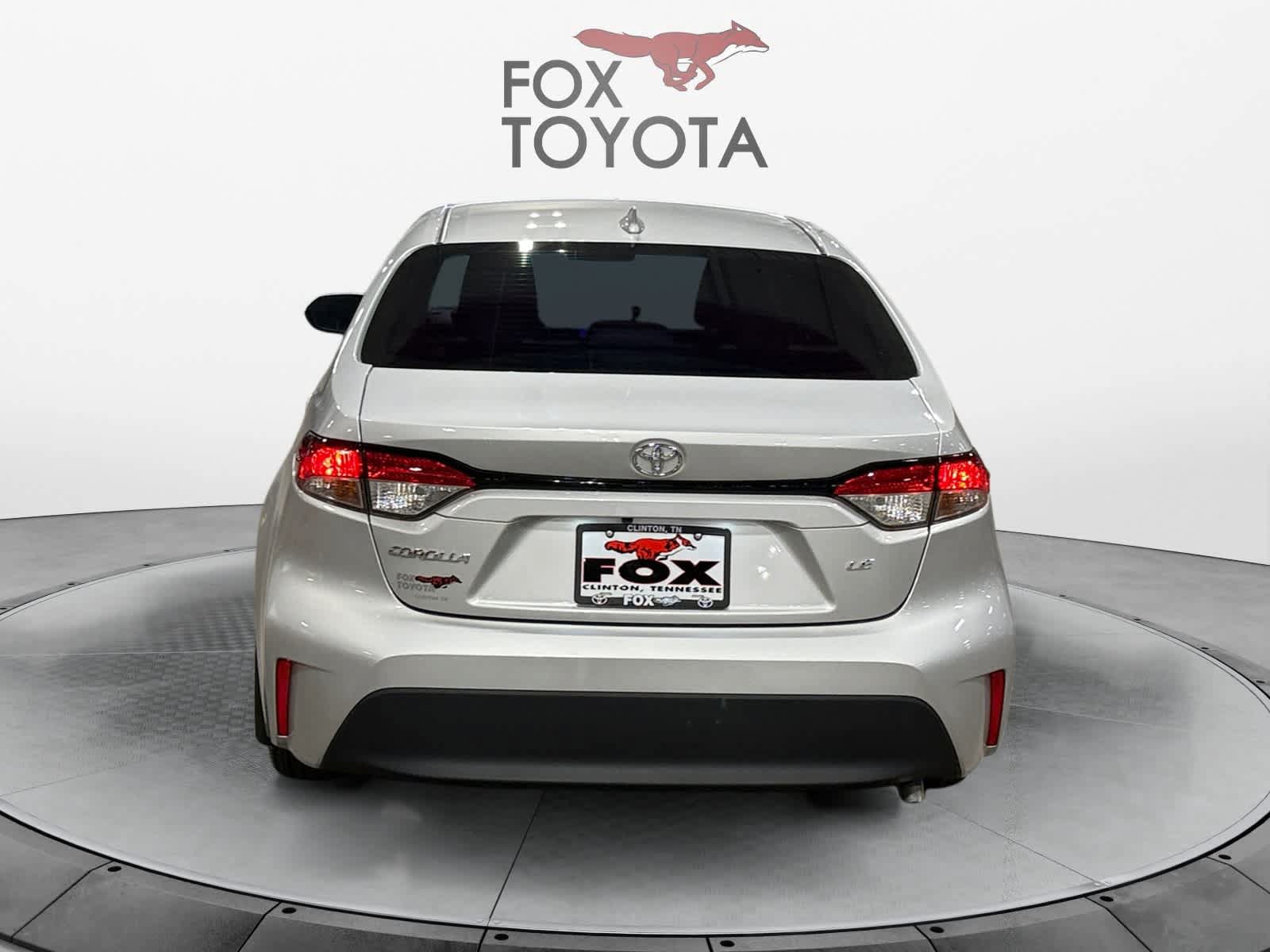 Used 2025 Toyota Corolla LE FWD image 5