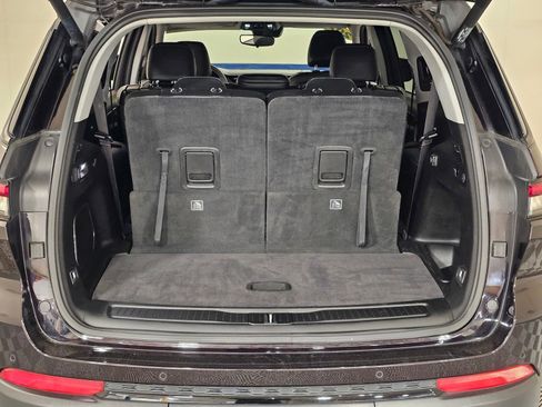 Used 2023 Jeep Grand Cherokee L Limited w/ Black Appearance Package image 39