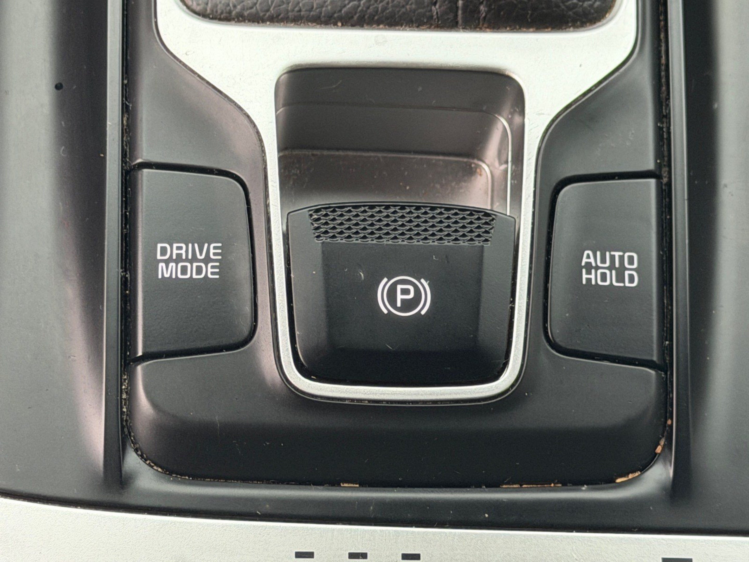 Used 2022 Kia Carnival LX FWD image 28