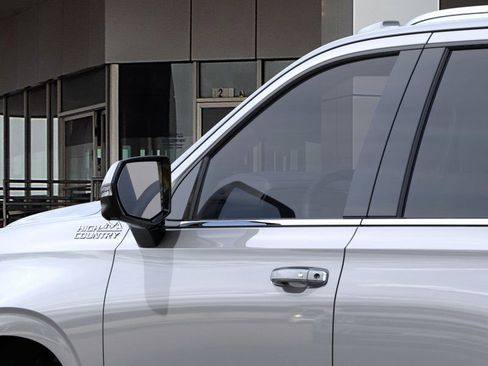 New 2026 Chevrolet Tahoe High Country w/ Sun And Tow Package AWD/4WD image 12