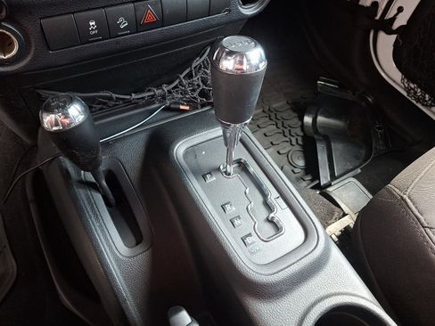 Used 2015 Jeep Wrangler Sport AWD/4WD image 14