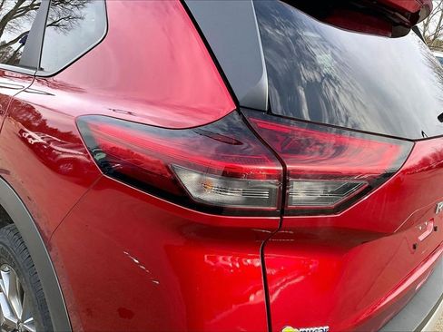 Used 2023 Nissan Rogue S image 29