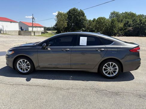 Used 2019 Ford Fusion SE FWD image 6