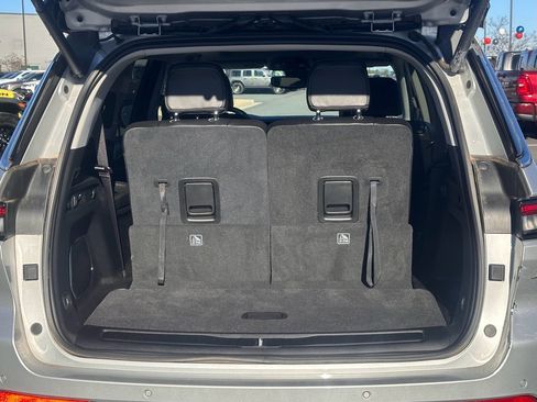 Used 2023 Jeep Grand Cherokee L Limited image 9