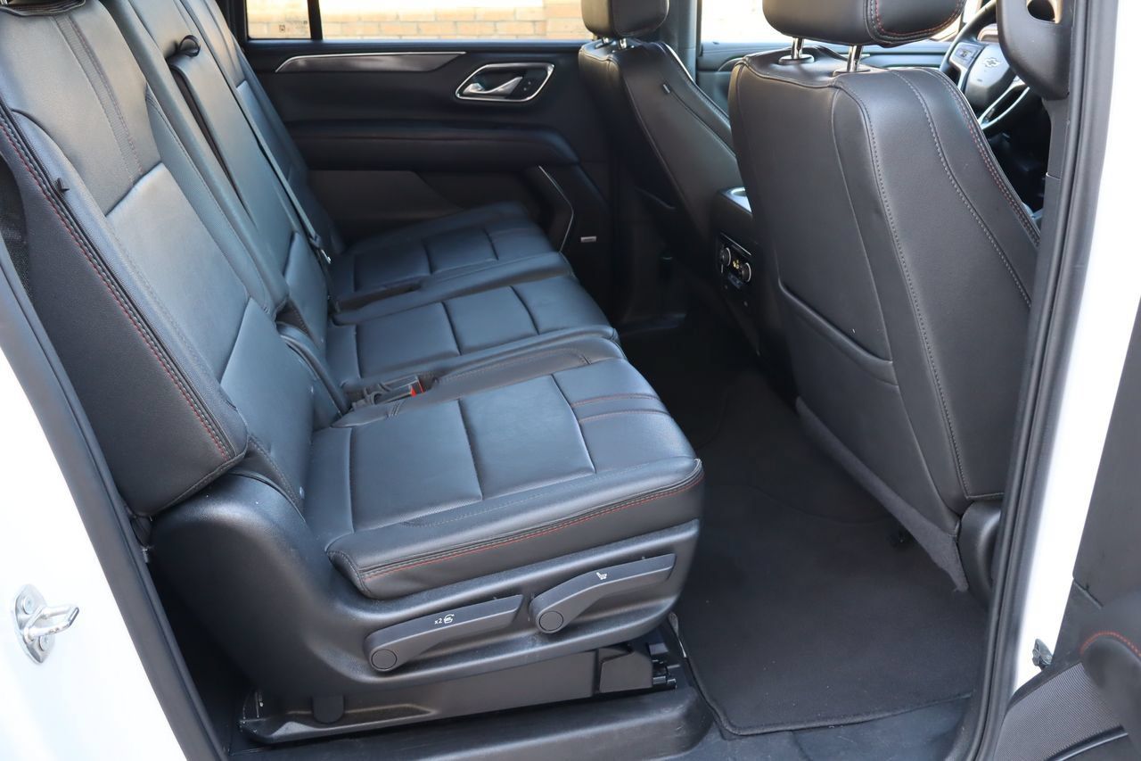 Used 2024 Chevrolet Suburban RST RWD image 18