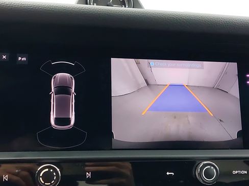 Certified 2023 Porsche Macan AWD/4WD image 26