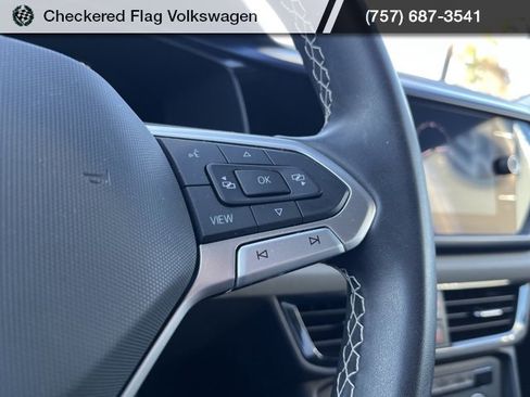 Used 2022 Volkswagen Taos SE image 37