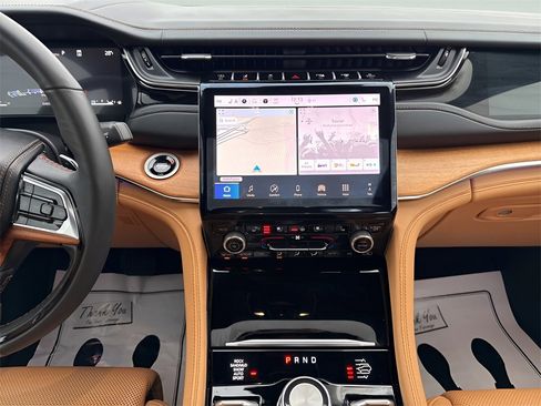 Used 2024 Jeep Grand Cherokee L Summit image 15