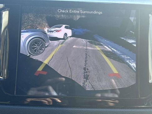 Used 2019 Chrysler Pacifica Touring-L image 24