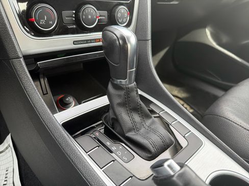 Used 2013 Volkswagen Passat 2.5 SE image 24