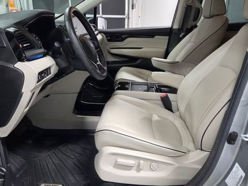 Used 2025 Honda Odyssey Touring image 5