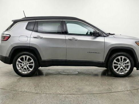 Used 2025 Jeep Compass Limited AWD/4WD image 11