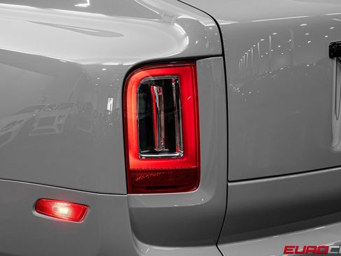 Used 2024 Rolls-Royce Cullinan image 19
