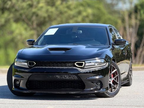 Used 2019 Dodge Charger Scat Pack w/ Plus Group RWD image 2