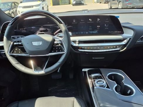 New 2025 Cadillac Lyriq Luxury AWD/4WD image 21