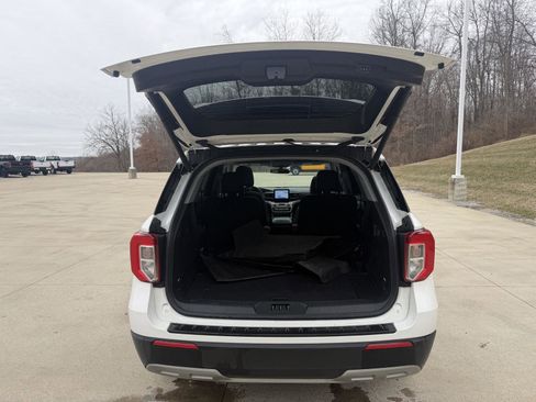 Used 2024 Ford Explorer XLT w/ Equipment Group 202A image 26