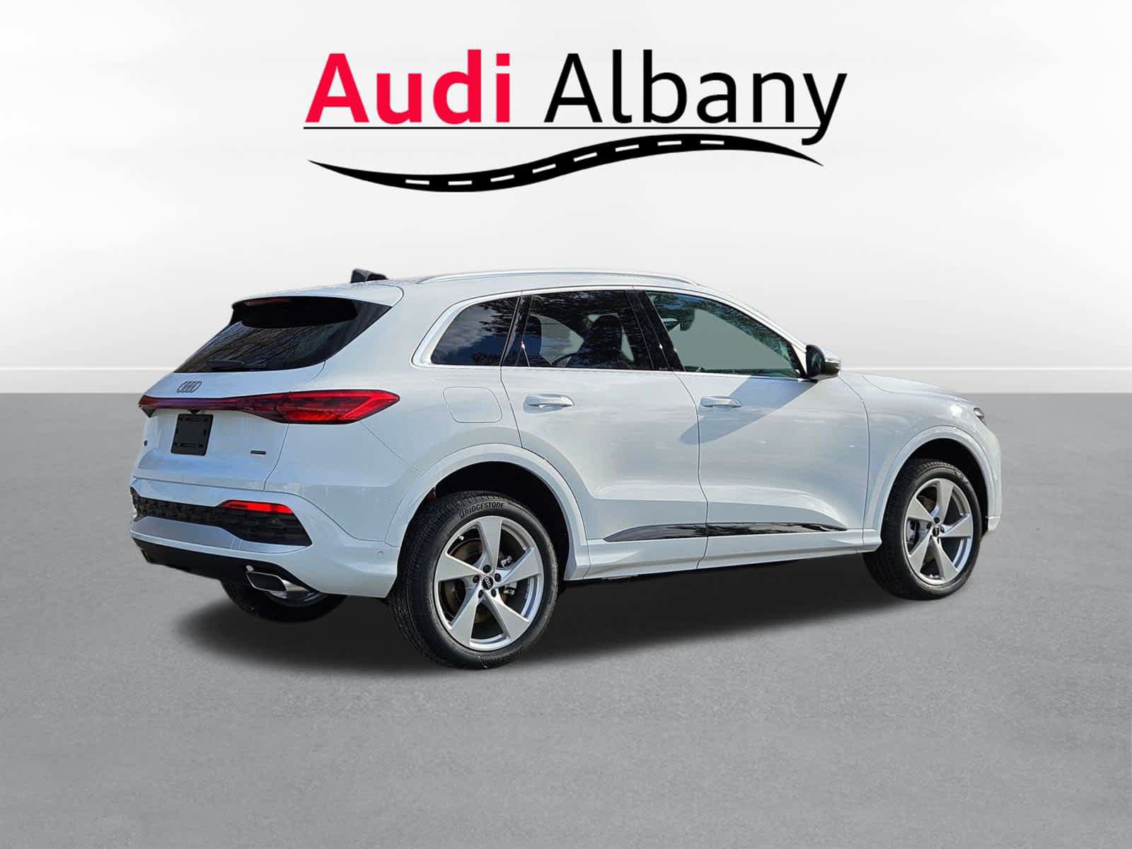 New 2025 Audi Q5 Premium Plus w/ Premium Plus AWD/4WD image 4