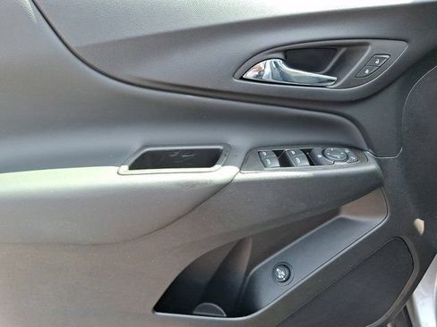 Used 2023 Chevrolet Equinox LT FWD image 16