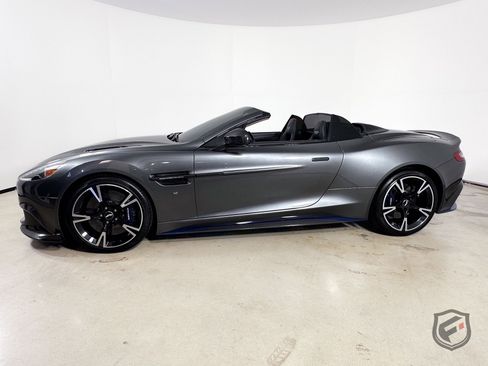 Used 2018 Aston Martin Vanquish S RWD image 7