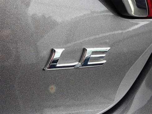 Used 2015 Toyota Camry LE image 30