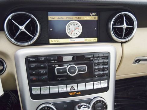 Used 2012 Mercedes-Benz SLK 350 image 32