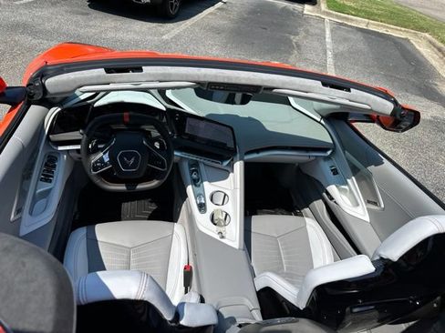 Used 2026 Chevrolet Corvette Stingray Premium Conv w/ Z51 Performance Package RWD image 9
