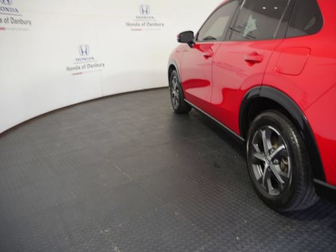 Used 2024 Honda HR-V EX-L image 11
