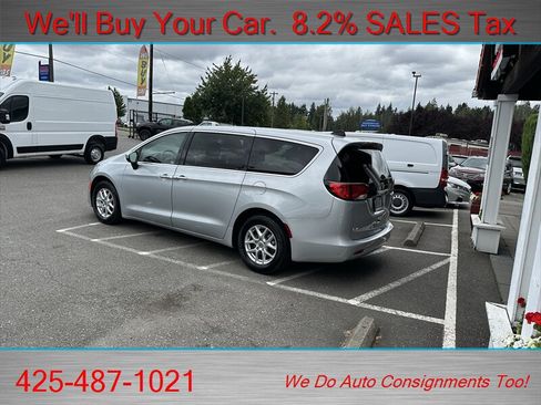 Used 2022 Chrysler Voyager LX FWD image 8