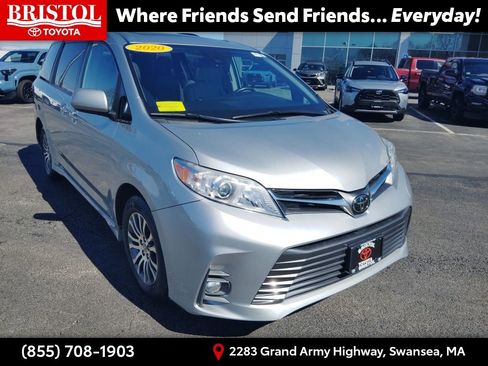 Used 2020 Toyota Sienna XLE w/ XLE Navigation Package image 1