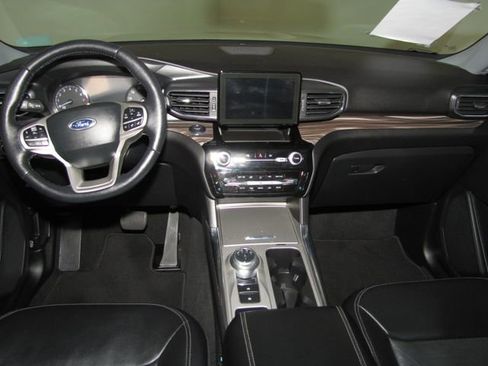 Used 2022 Ford Explorer Limited w/ Hybrid Equipment Group 310A RWD image 15