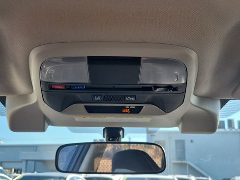 Used 2019 Subaru Crosstrek 2.0i Premium w/ Eyesight System image 21