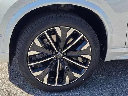New 2026 Volvo XC90 T8 Ultra w/ Protection Package Premier image 12