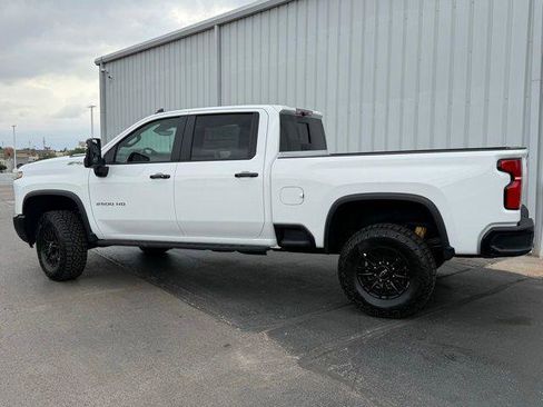 New 2026 Chevrolet Silverado 2500 ZR2 AWD/4WD image 2