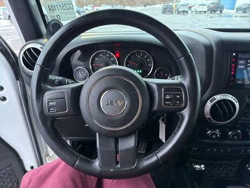 Used 2014 Jeep Wrangler Unlimited Rubicon w/ Max Tow Package image 10