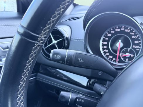 Used 2015 Mercedes-Benz SL 63 AMG image 37