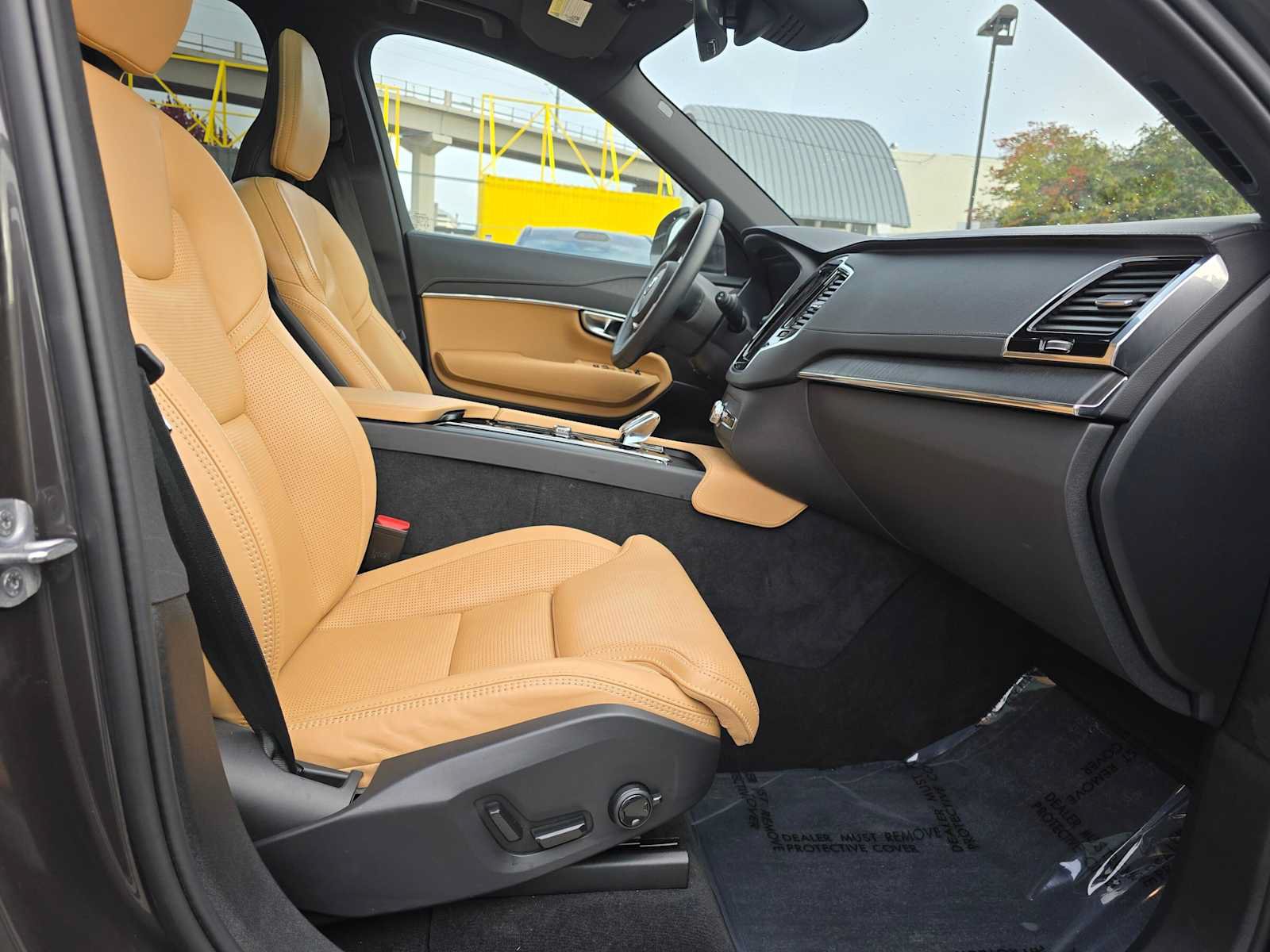 Certified 2024 Volvo XC90 T8 Ultimate w/ Protection Package Premier AWD/4WD image 11
