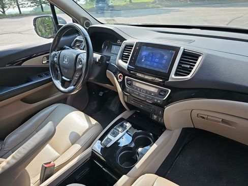 Used 2016 Honda Pilot Touring image 13